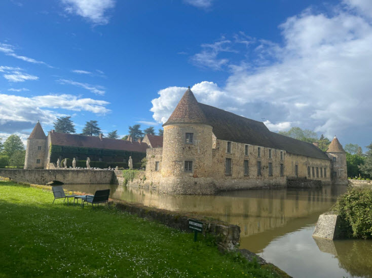 Villiers-le-Mahieu, France